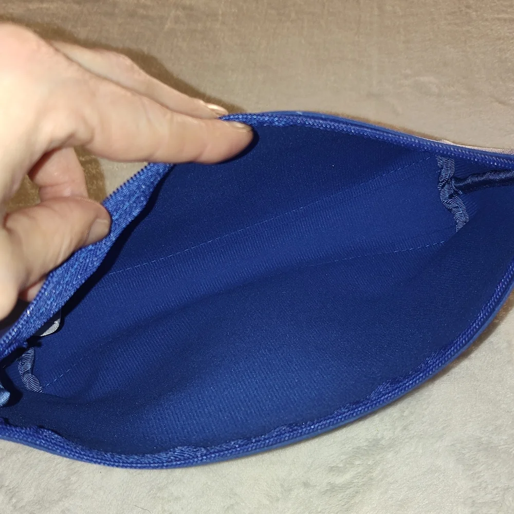 Elizabeth Arden Blue and Silver Clutch - Picture 8 of 12